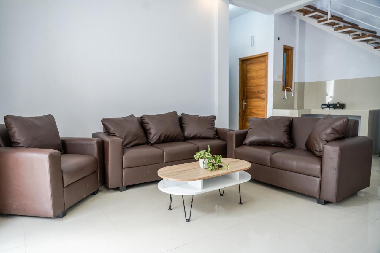 Azalia Homestay Yogyakarta Kültér fotó